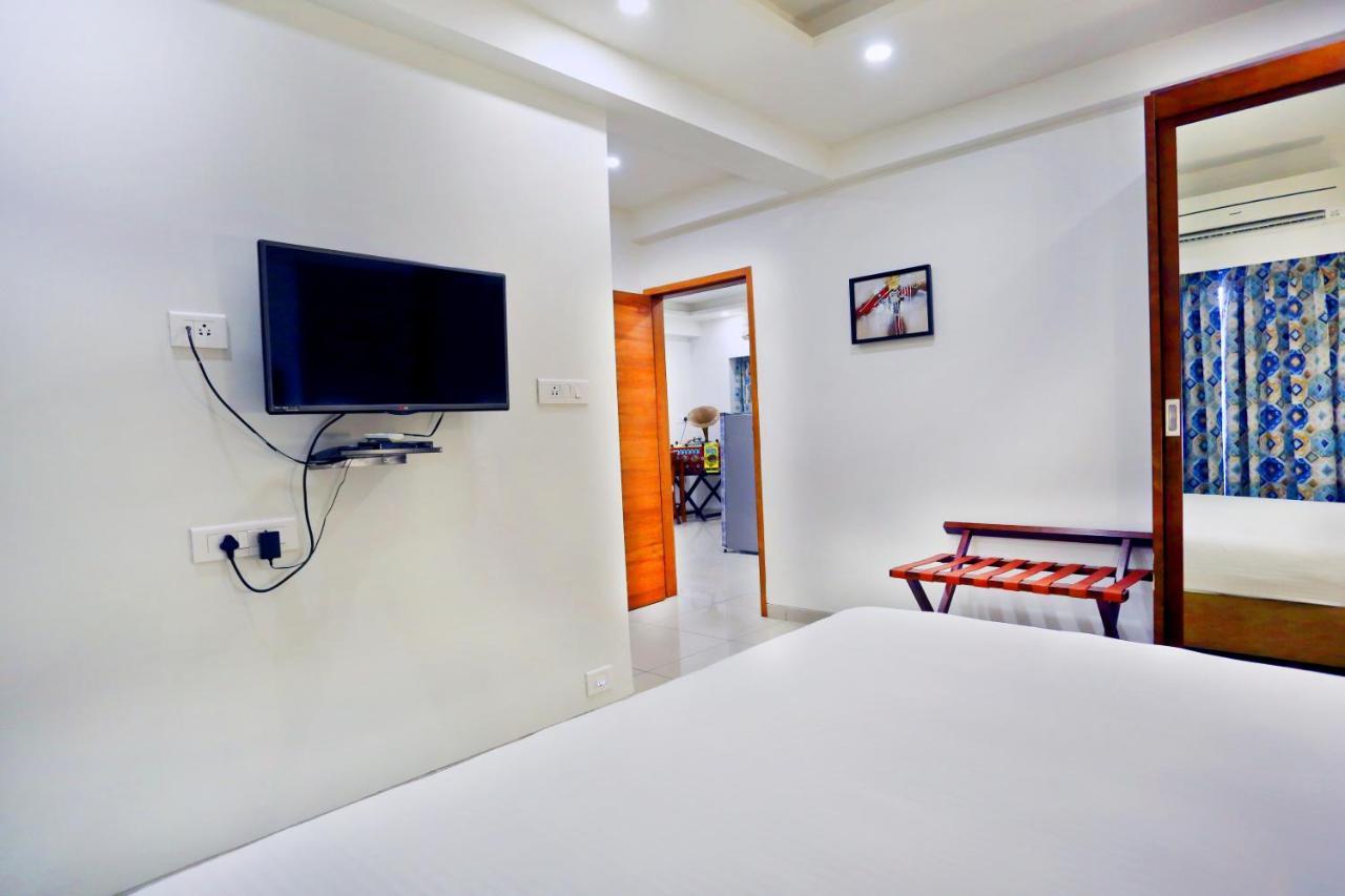 Hotel The Park Residency Ahmedabad Esterno foto