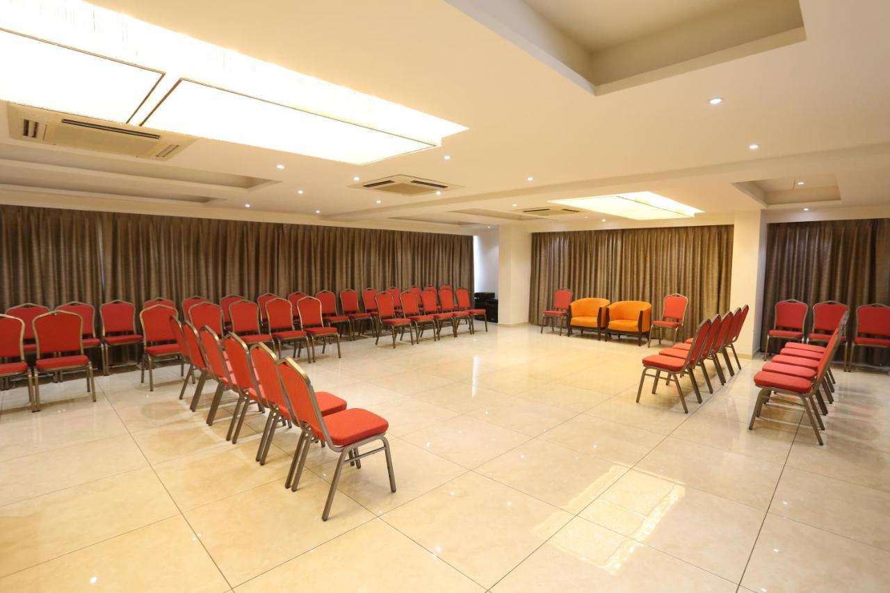 Hotel The Park Residency Ahmedabad Esterno foto