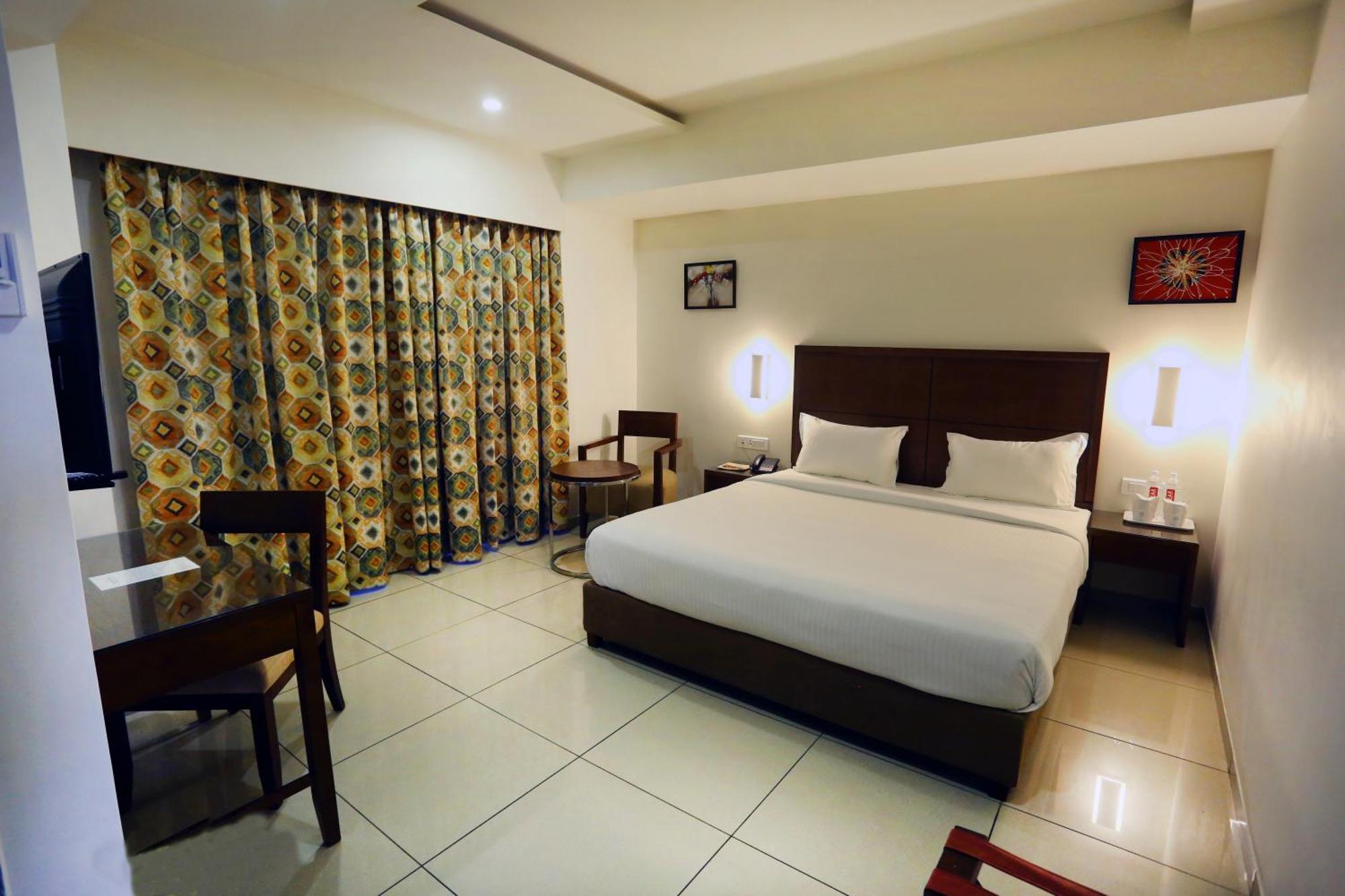 Hotel The Park Residency Ahmedabad Esterno foto